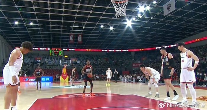 开云官网-近4战场均轰38分飙中20记三分，深圳小外援史密斯率队连克北京上海|篮板|比赛|男篮|积分榜|CBA_新浪体育_新浪新闻