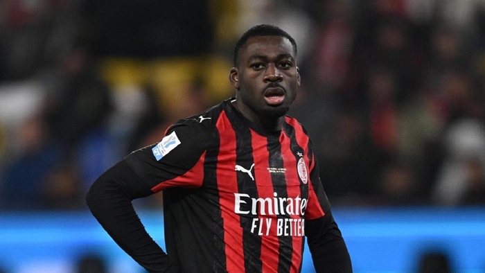 开云APP-加拉塔萨雷3000万欧报价福法纳遭拒，球员坚持留米兰|AC米兰|土超|加拉塔萨雷俱乐部|奖金|体育赛事讨论_新浪体育_新浪新闻